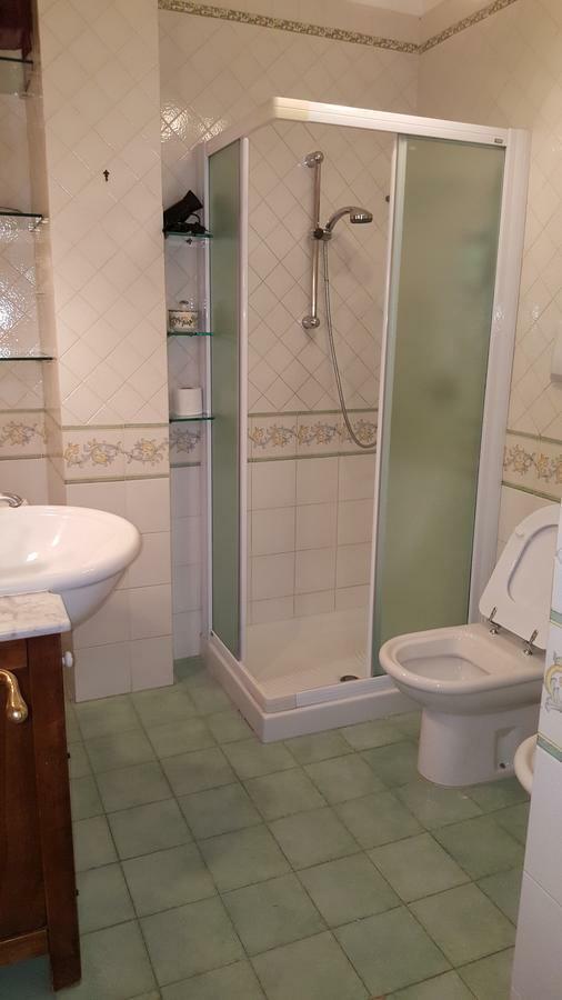 B&B Aminei Metro Наполи Екстериор снимка