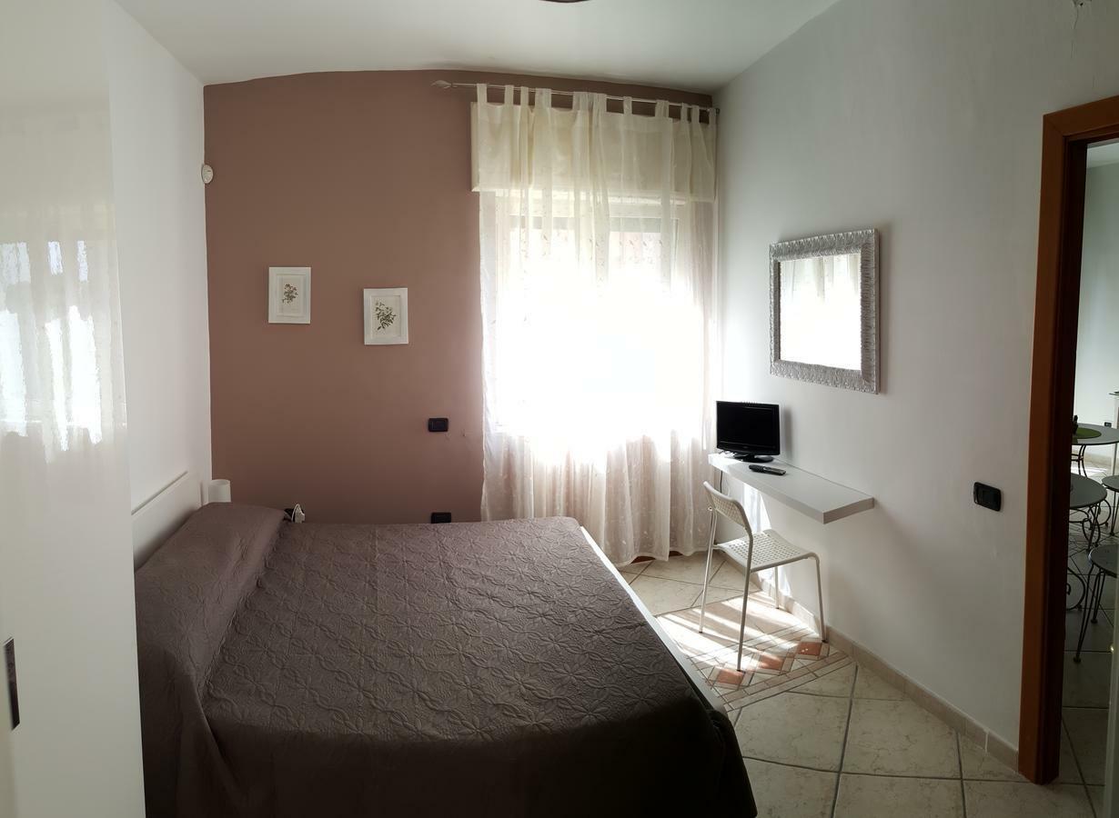 B&B Aminei Metro Наполи Екстериор снимка